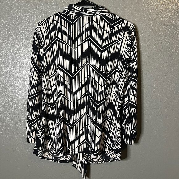 Studio 1940 Size L Black & White Geometric Print Tie-Front Collared Blouse - Picture 4 of 4